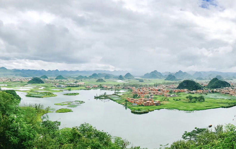 美麗的普者黑景區(qū)俯瞰圖。